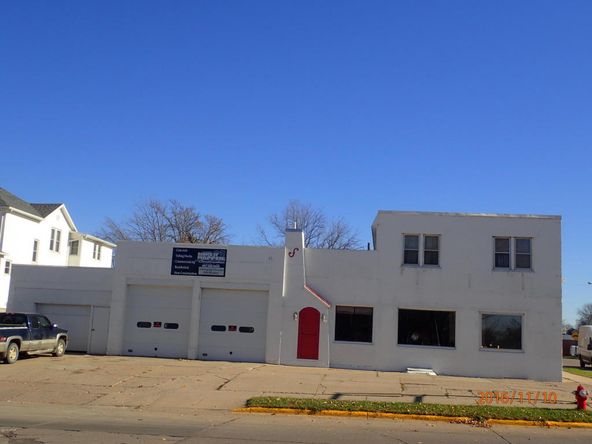 406 Downtown Plz, Fairmont, MN 56031